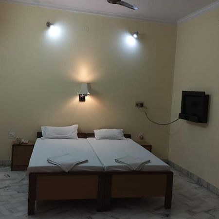 Sarnath Motel And Resort Váránaszi Kültér fotó