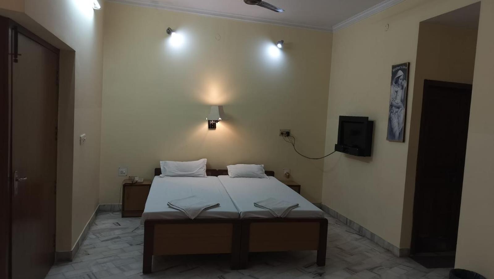 Sarnath Motel And Resort Váránaszi Kültér fotó